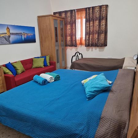 Saracini'S Homestay Attard Exterior photo