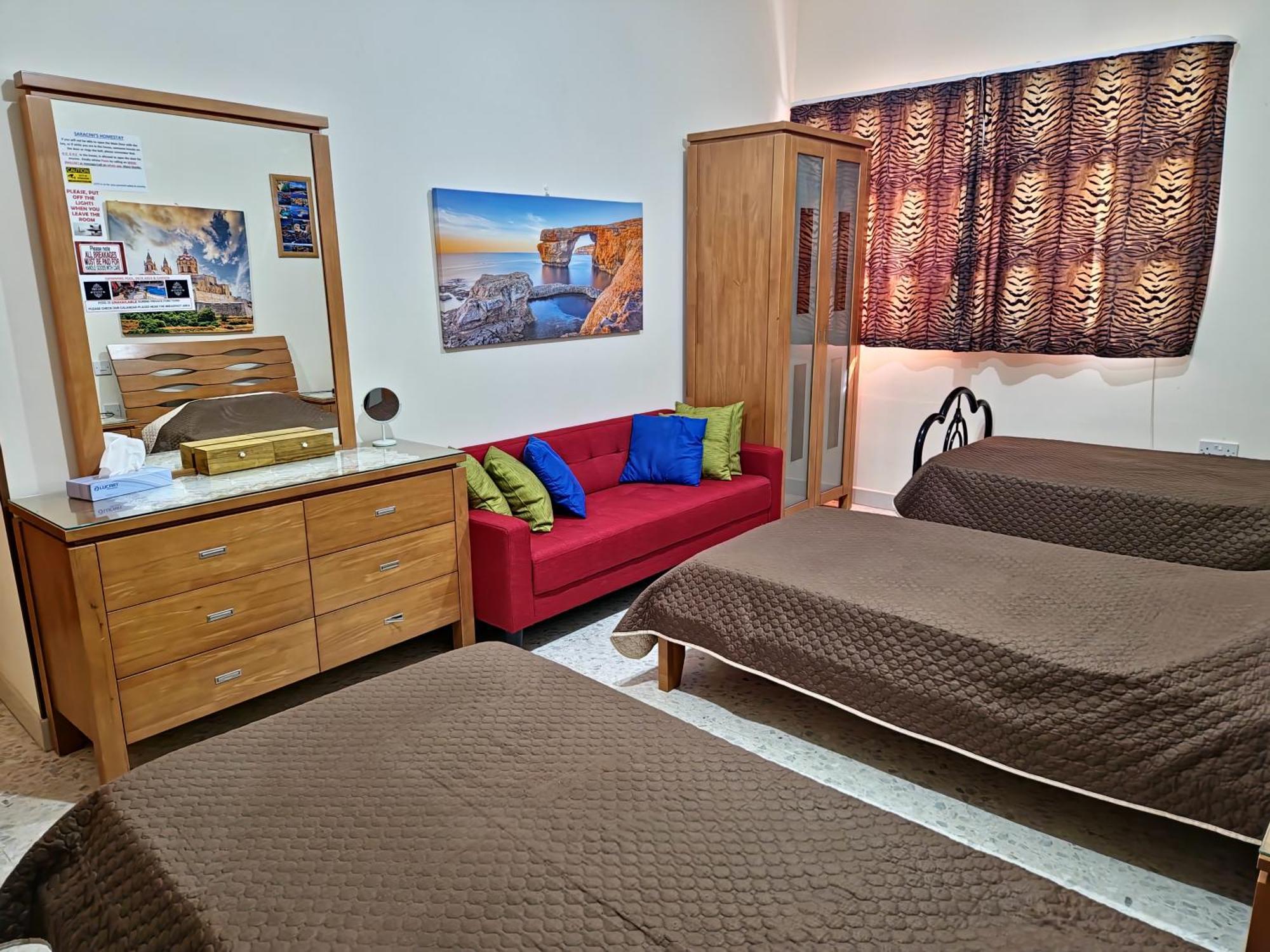 Saracini'S Homestay Attard Exterior photo