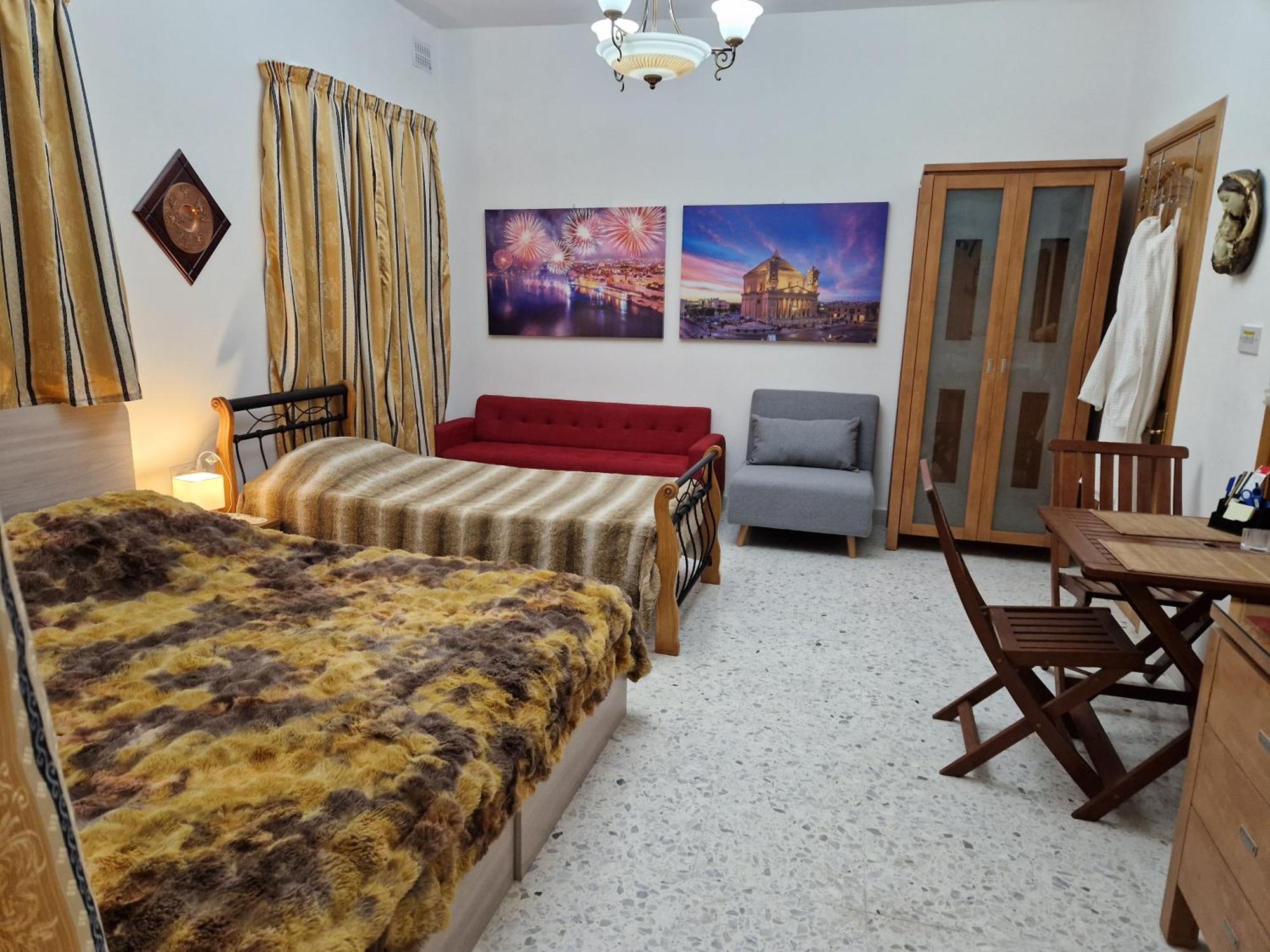 Saracini'S Homestay Attard Exterior photo
